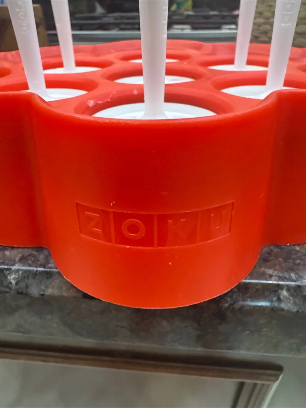 Zoku Silicone popsicle & bonus tray with replacement pieces for zoku tray